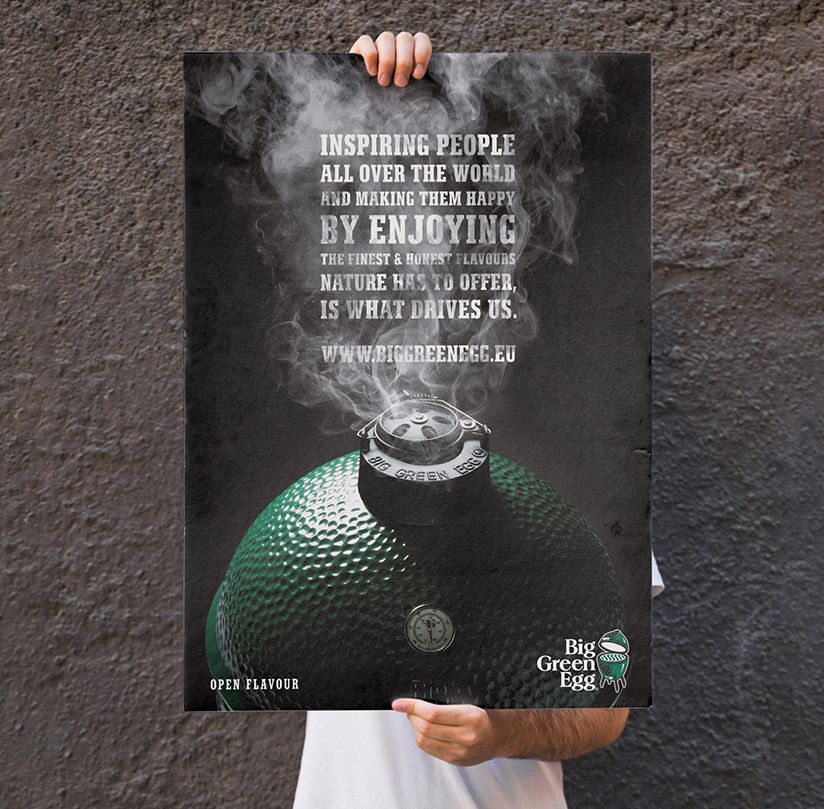 Big Green Egg vierkant 1 poster in hand