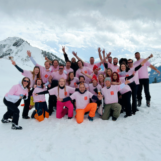 Redkiwi skiing holiday 2023 group shot